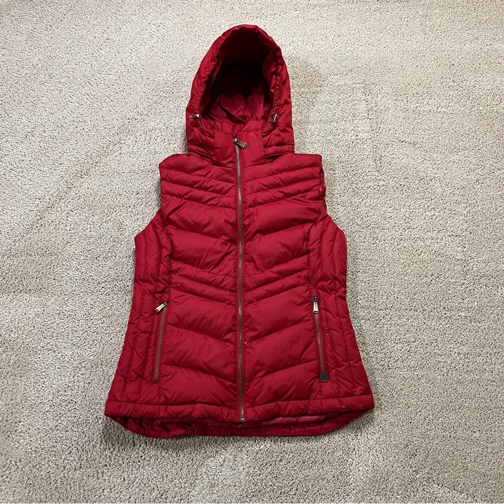 Michael Kors Down Puffer Red Quilted Vest, Removable Hood, M, Great condition